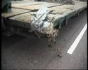 Auto botst op dieplader