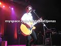Kevin Jonas Singing with Brad Paisley at the Ryman (front row) Kevin Jonas Singing with Brad Paisley at the Ryman (front row)