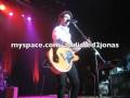 videos de Kevin Jonas Singing with Brad Paisley at the Ryman (front row)