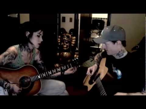 Deadmau5 - supermau5 and his sidekick, really-extremely-supportive-fiancé-I kind-of-wish-was-mine girl. answering his fans questions via twitter (@deadmau5) on ustream....