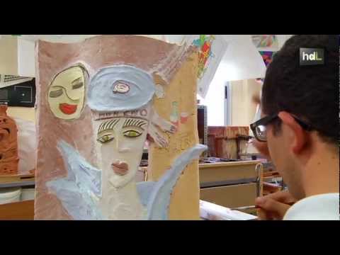 Jóvenes con discapacidad mejoran sus habilidades modelando en barro la obra menos conocida de Lorca
