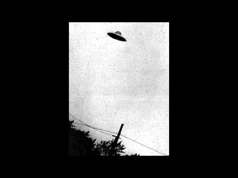 1340 - Photograph of a UFO taken in Passoria, New Jersey, in July 1952. I really saw a UFO just like that!!!!! I saw it in the Bronx a long time ago in July around ...