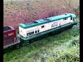 Duas locomotivas modelo U20 em trem