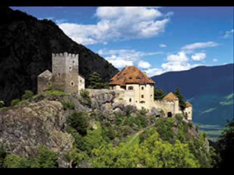 Südtirol - Frei.Wild - Südtirol - Hart am Wind http://flash.frei-wild.net/index2.html Songtext: Ja unser Heimatland, es ist so wunderschön, das kann man auch an unsren ...