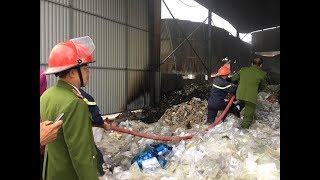 Dập tắt vụ cháy tại kho phế liệu Công ty TNHH một thành viên Anh Đức, phường Phương Đông
