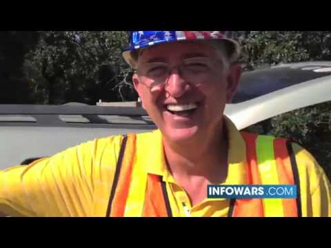 FULL VIDEO: Alex Jones INFOWARS spotting a DOMESTIC DRONE in flight in mid-day in AUSTIN TEXAS