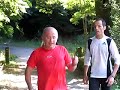 démonstration de montées de genous par le coach nikolas