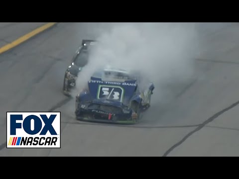 Video: Greg Biffle Starts Big Wreck Late - Atlanta - 2015 NASCAR Sprint Cup