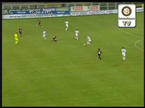 Algunos de los mejores quites de Muntari