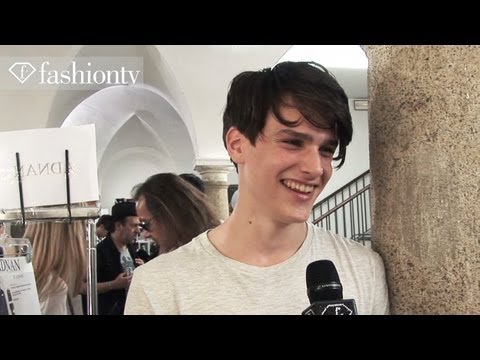 Models Backstage - SUBSCRIBE: http://bit.ly/FashionTVSUB http://www.FashionTV.com/videos MILAN - FashionTV goes backstage with Greek fashion designer, John Varvatos and his Spr...