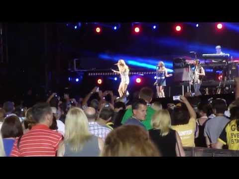 Before He Cheats (Live CMA Fest 2012)