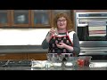 How to Bake Cakes in a Jar - CHOW Tip