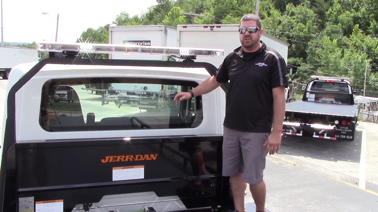 Federal Signal 22 Head LED Lightbar | MCWS Product Showcase