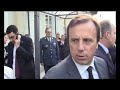 Sgarbi, teso per il suo programma, insegue il Cavaliere
