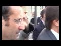 Sgarbi, teso per il suo programma, insegue il Cavaliere