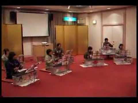 炭琴で「びんちょう音頭」