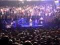 Eddie Vedder speaking to crowd at Wachovia Spectrum, Philadelphia 10/30/2009