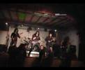 un bon gars bien de chez nous qui adore les concerts de winds of torment!!!!
admirez l'artiste, il est unique!!!