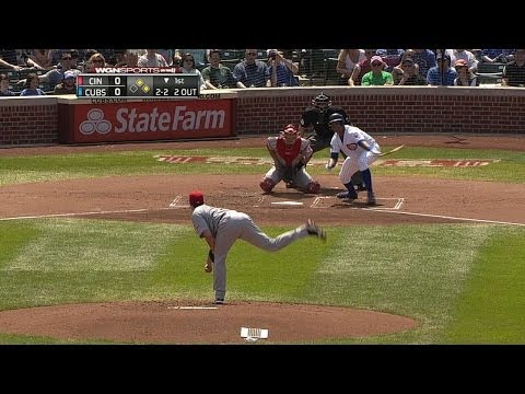Video: CIN@CHC: Castro offers at a bouncing pitch, pops up
