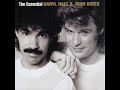 Daryl Hall & John Oates - Maneater (Lyrics) Daryl Hall & John Oates