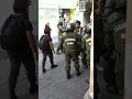 Marcha del 1 de junio. Por lo que yo vi, la minita no estaba haciendo nada, como muchos otros compañeros que no estaban causando desordenes y que tambien se los llevaron los pacos, asi como tambien muchos otros que si los causaban, que dudo mucho q sea alumnos, no los capturan. Vease con la violencia que actuan estos wns.