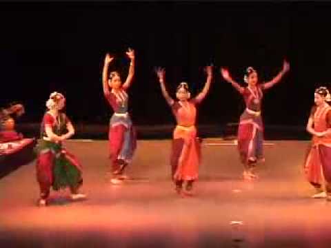 Awsome bharatanatyam group perfomance