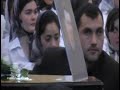 O cantare a corului Barbatesc din Biserica din Vicov la seara de priveghi.
