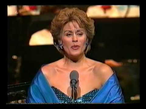 主婦のキリ・テ・カナワ--Dat男性を愛さざるを得ません-- ショーボート