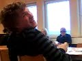 Axel skrattar för fulla muggar! Axel skrattar för fulla muggar!