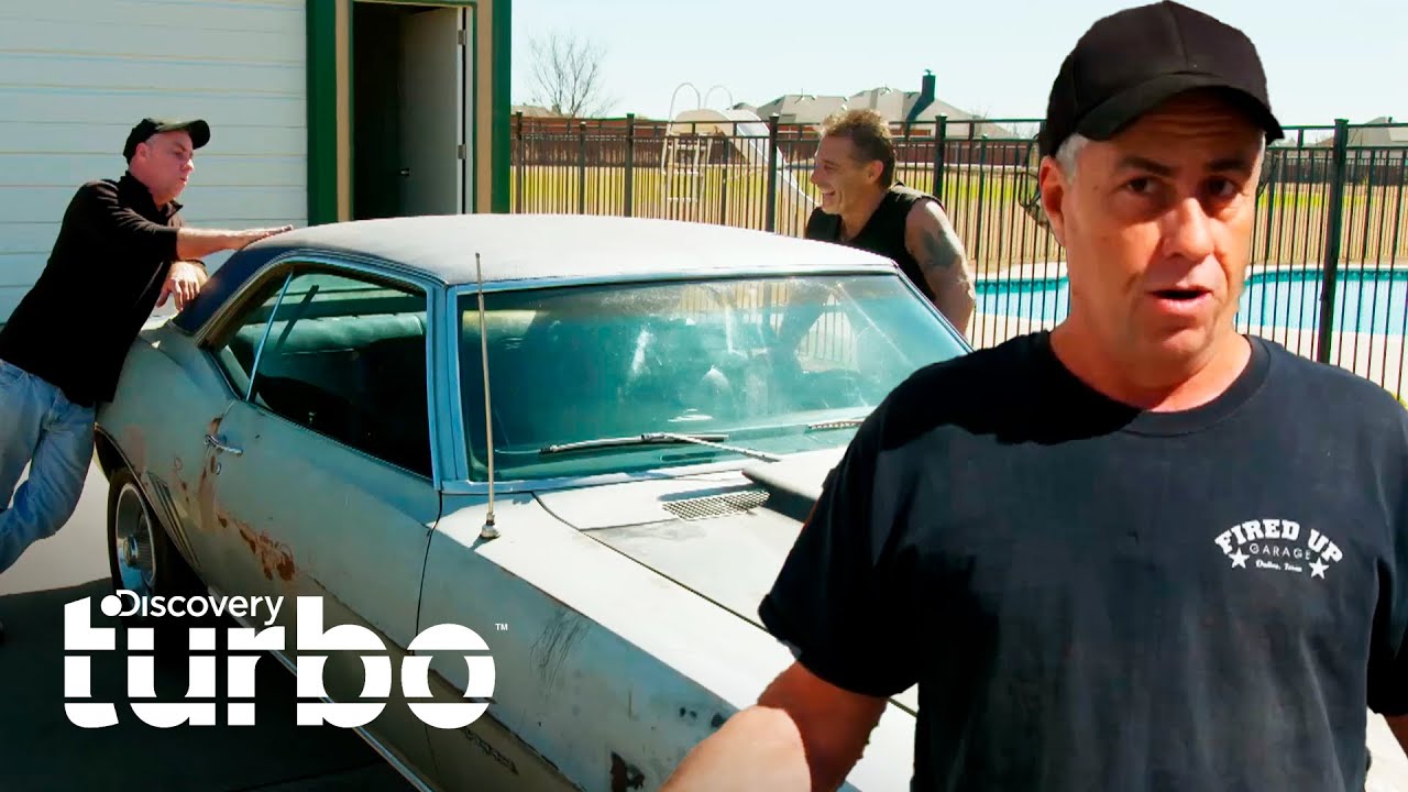 A Ford Econoline brilha com uma cor vibrante | Misfit Garage | Discovery Turbo Brasil