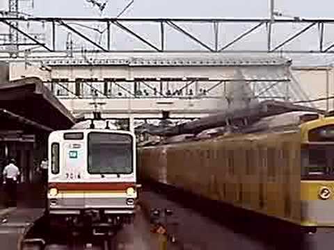 西所沢発西武球場前行き東京メトロ７０００系電車
