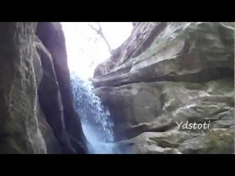 Hiking To St Louis Canyon In Starved Rock State Park In Illinois