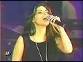 Laura cantando Las Chicas (en vivo)