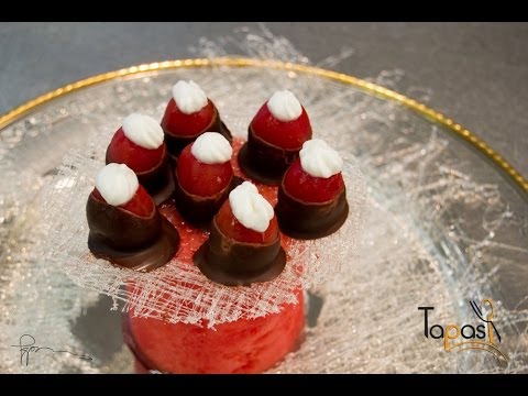 Gnochi con salsa roquefort y tomate de autor, muslo de pato confitado con miel y pisto de autor, y bomboncítos de lobello glaseados con chocolate 0 Gnochi con salsa roquefort y tomate de autor, muslo de pato confitado con miel y pisto de autor, y bomboncítos de lobello glaseados con chocolate