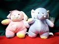 Animalut din plus care canta un cantec de leagan Animalut din plus care canta un cantec de leagan