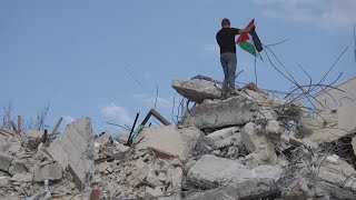 قوات الاحتلال تهدم منزلاً في مخيم الجلزون شمال رام الله