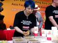 Takeru Kobayashi VS Joey Chestnut - Satay!