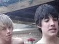 Peleas en la pool party