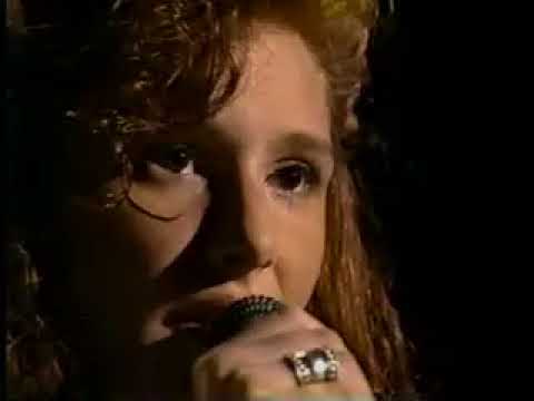 rzapatav - Presentacion Tiffany Darwish en la television chilena (Sudamerica) Canal 13 UCTV el 14 Junio 1988 en programa Martes 13, presentadores Javier Miranda y Vivia...
