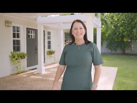 WEST BAY FAMILY HOME WITH POOL