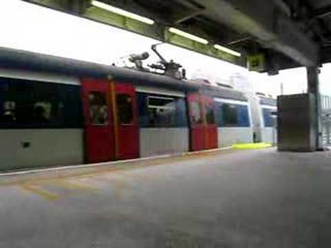 港鐵(前九鐵)MLR列車駛離大埔墟(車)站
