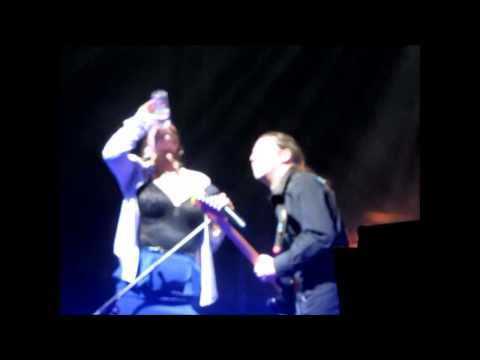 Video Beth Hart - Caught Out In The Rain (Olympia in Paris, 2014) Video Beth Hart - Caught Out In The Rain (Olympia in Paris, 2014)