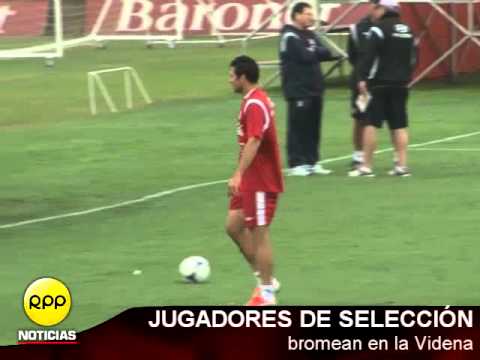 Vargas y Guerrero bromean con Pizarro en los penales