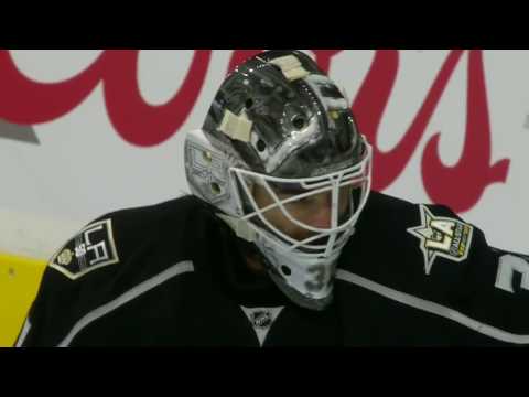 Video: Budaj makes sprawling save to deny Pavelski