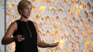 Photo of Jenifer Kern speaking