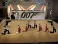 James Bond - 8er Akrobatik