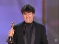 pen�lope cruz and antonio banderas present the oscar� for best foreign language film to 