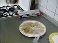 How to seal a  food plate airtight with plastic wrap foil
