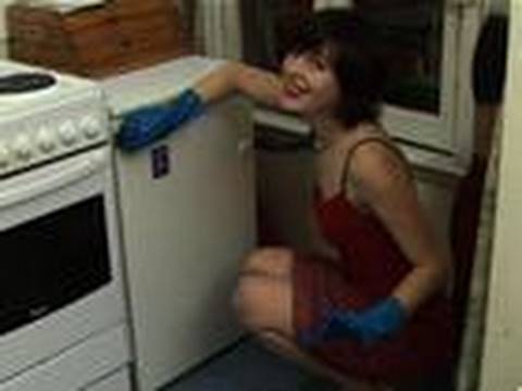 Videojug - With just a few simple tips, you can be the perfect girlfriend - making him want to be the perfect boyfriend. Learn with VideoJug how to do all you need to, ...