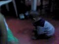 xavi jugando tazos